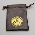 Le cadeau en cuir mou de cordon de tissu d'unité centrale de Brown 9x12cm met en sac avec le logo d'or