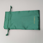 Le cadeau vert de cordon de tissu de satin de broderie met en sac la taille de 7x9cm