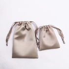 La poche adaptée aux besoins du client de cordon de satin de perruque de la poussière de cadeau de petit emballage de bijoux met en sac avec le logo d'or