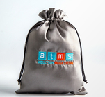 Le cadeau adapté aux besoins du client de cordon de tissu met en sac l'extension en soie adaptée aux besoins du client de cheveux de poche de satin de cadeau de cordon empaquetant Gray Satin